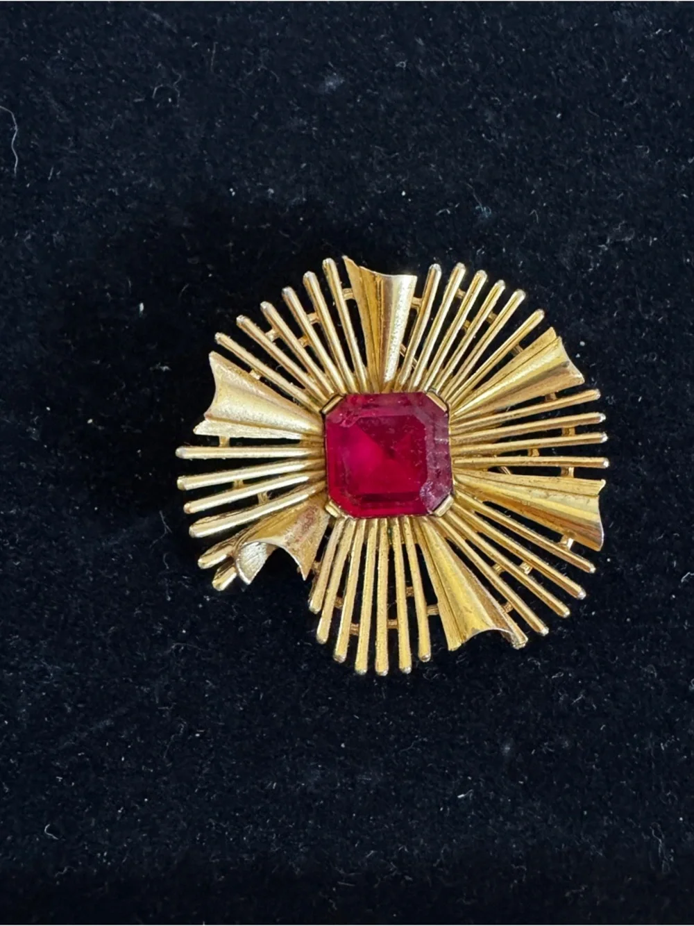 Vintage Crown Trifari Ruby Red Emerald Cut Starburst Sputnik Brooch Mid Century